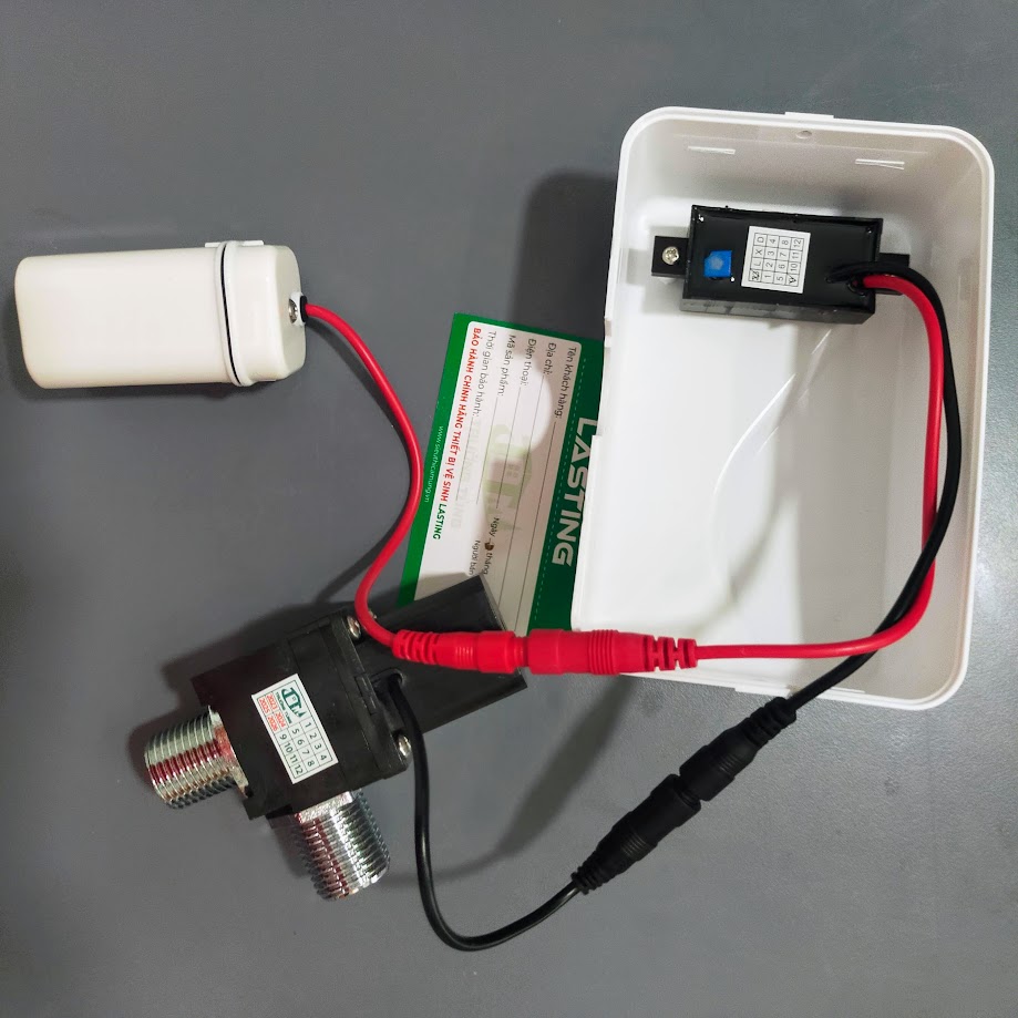 Hộp đựng Pin 6vdc Sử Dụng Cho Van Tiểu Nam Cảm ứng Cảu Các Hãng Lasting